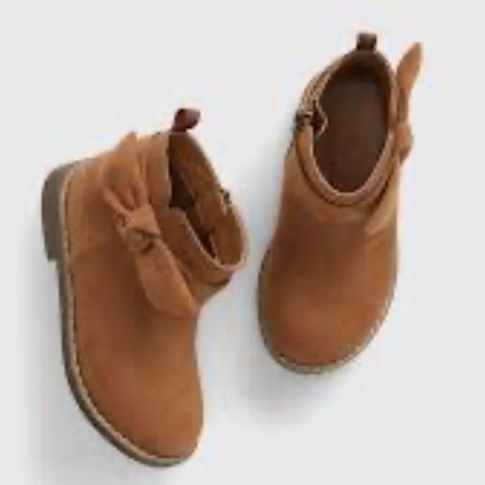 Baby Gap Tan Faux Suede Bow Boots for Girl’s, size 8